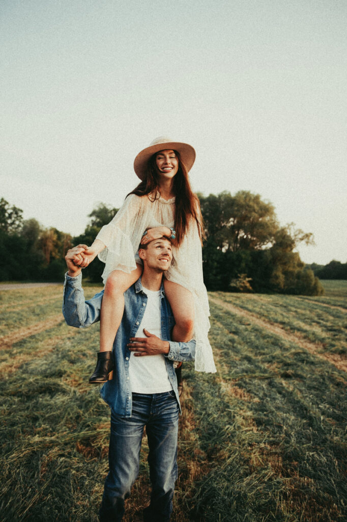 Couple photos in a field in the Durham Region