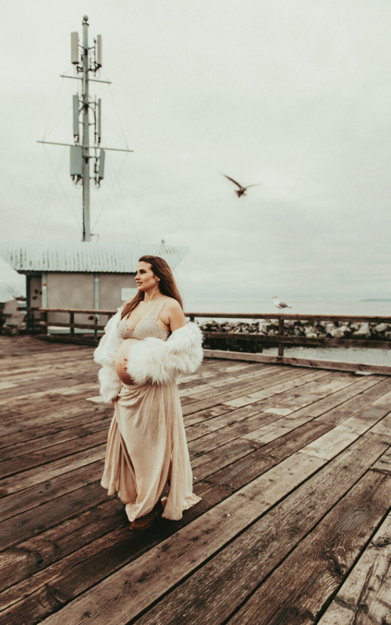White Rock Maternity Photo Session at the Pier
